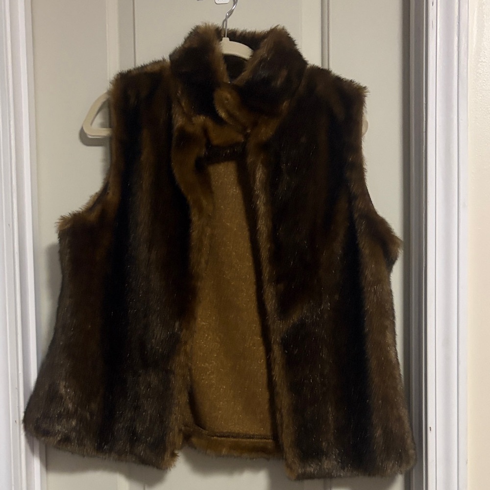 Outdoor Edition by Parkhurst Faux Fur vest Women's Size XL Made in Canada